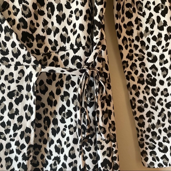 H&M Divided Black and White Leopard Print Wrap Dress - Picture 5 of 8